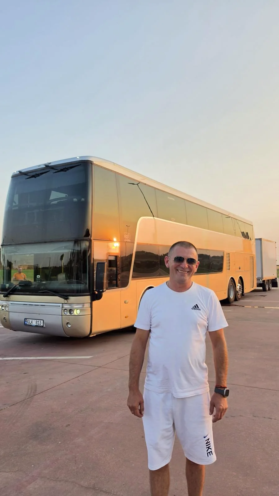 Autocar internațional DAVID TOUR pe autostradă
