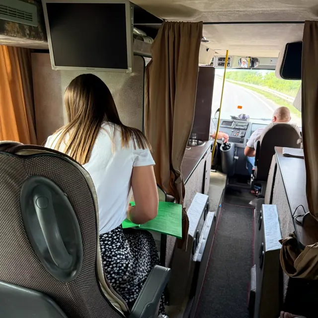 Echipa DAVID TOUR la bordul autocarului